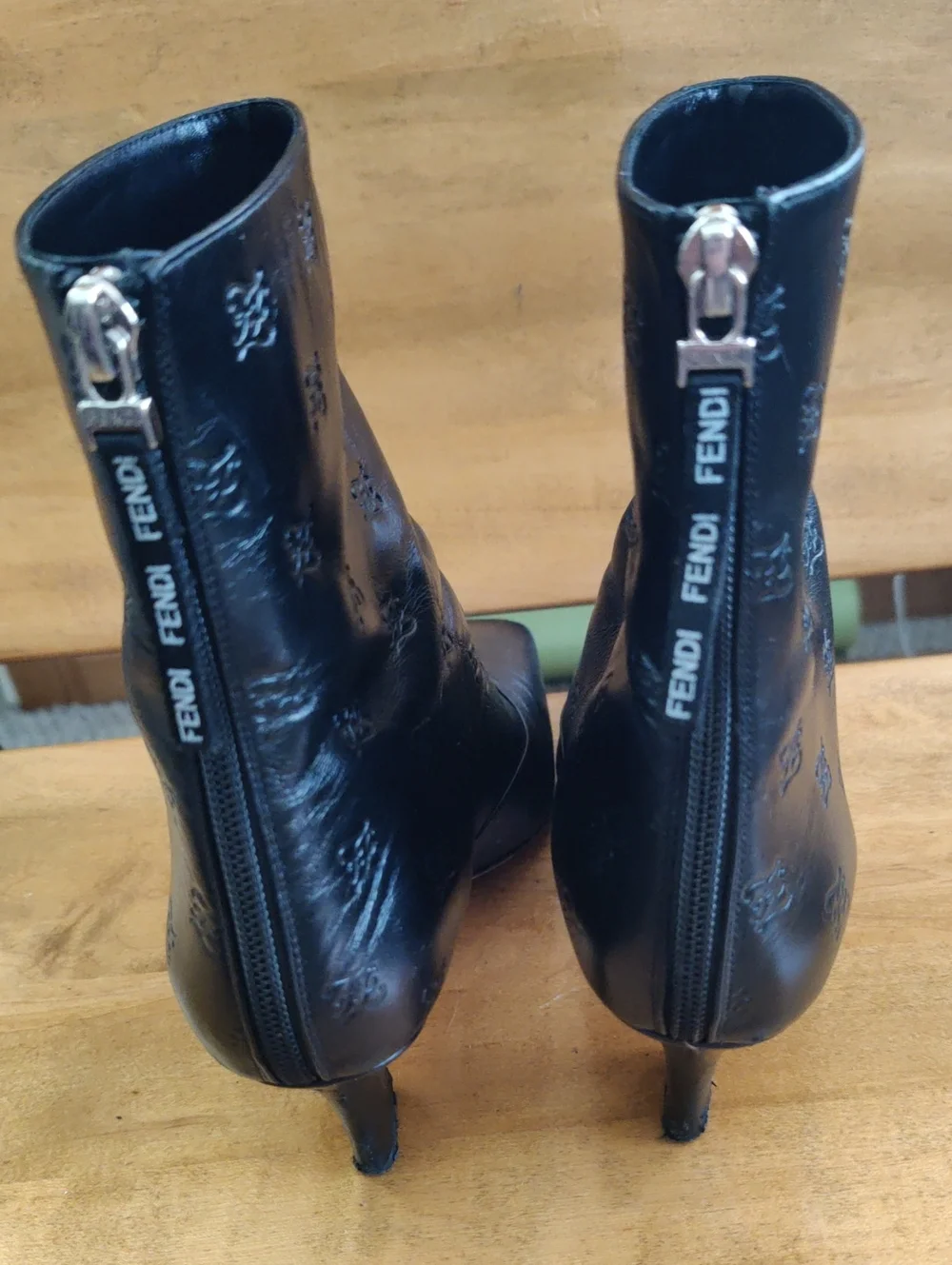 Authenticated Fendi FFreedom Vitello Karligraphy Black Booties Size 35